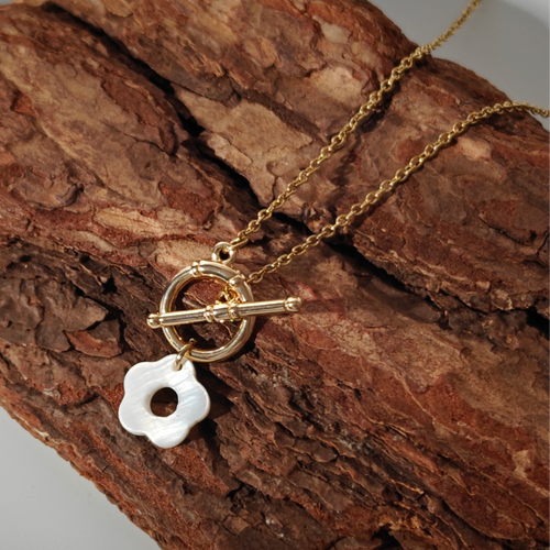 Lachite - Flower Shell Toggle T Bar Necklace